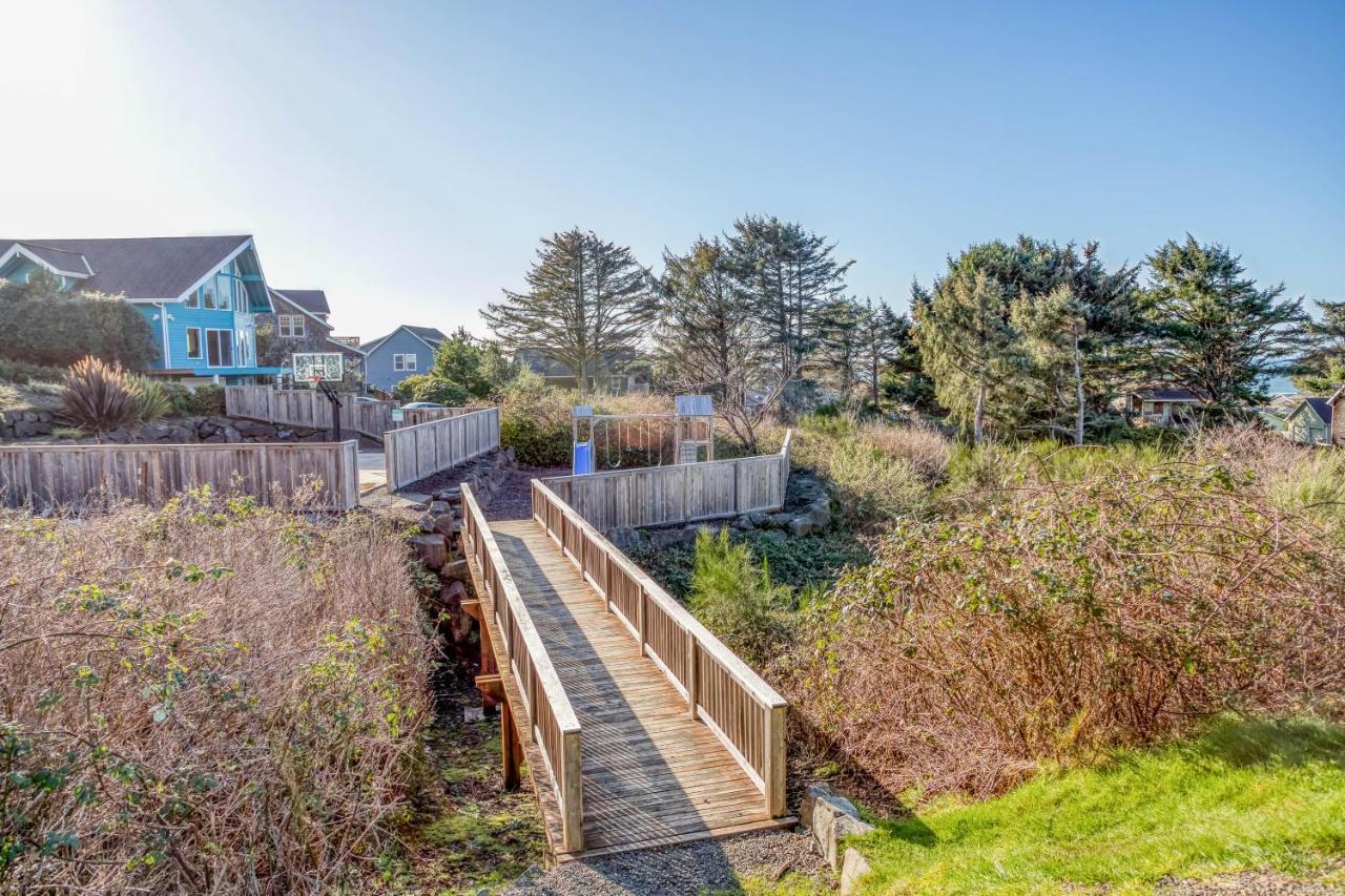 Cascade Cottage Lincoln City Exterior photo