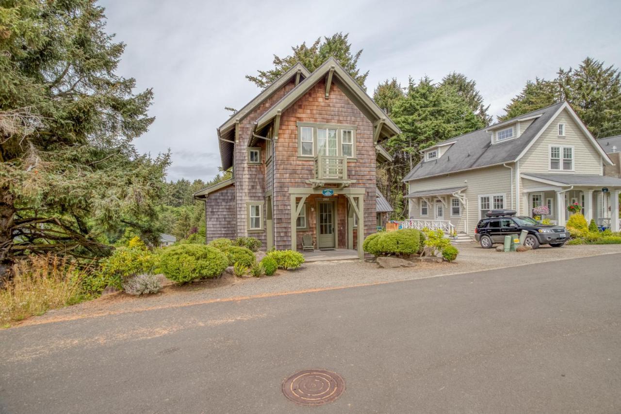 Cascade Cottage Lincoln City Exterior photo