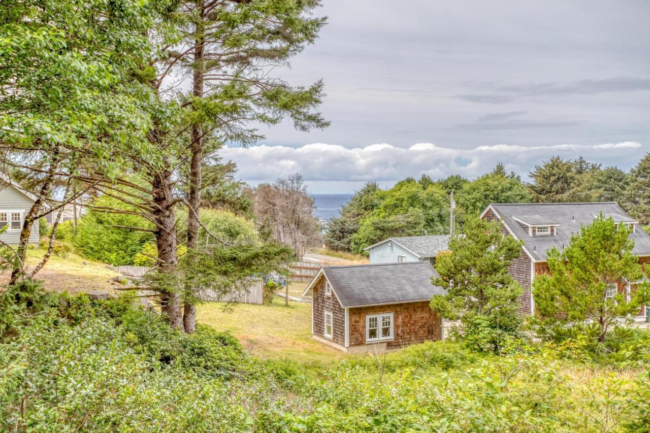 Cascade Cottage Lincoln City Exterior photo